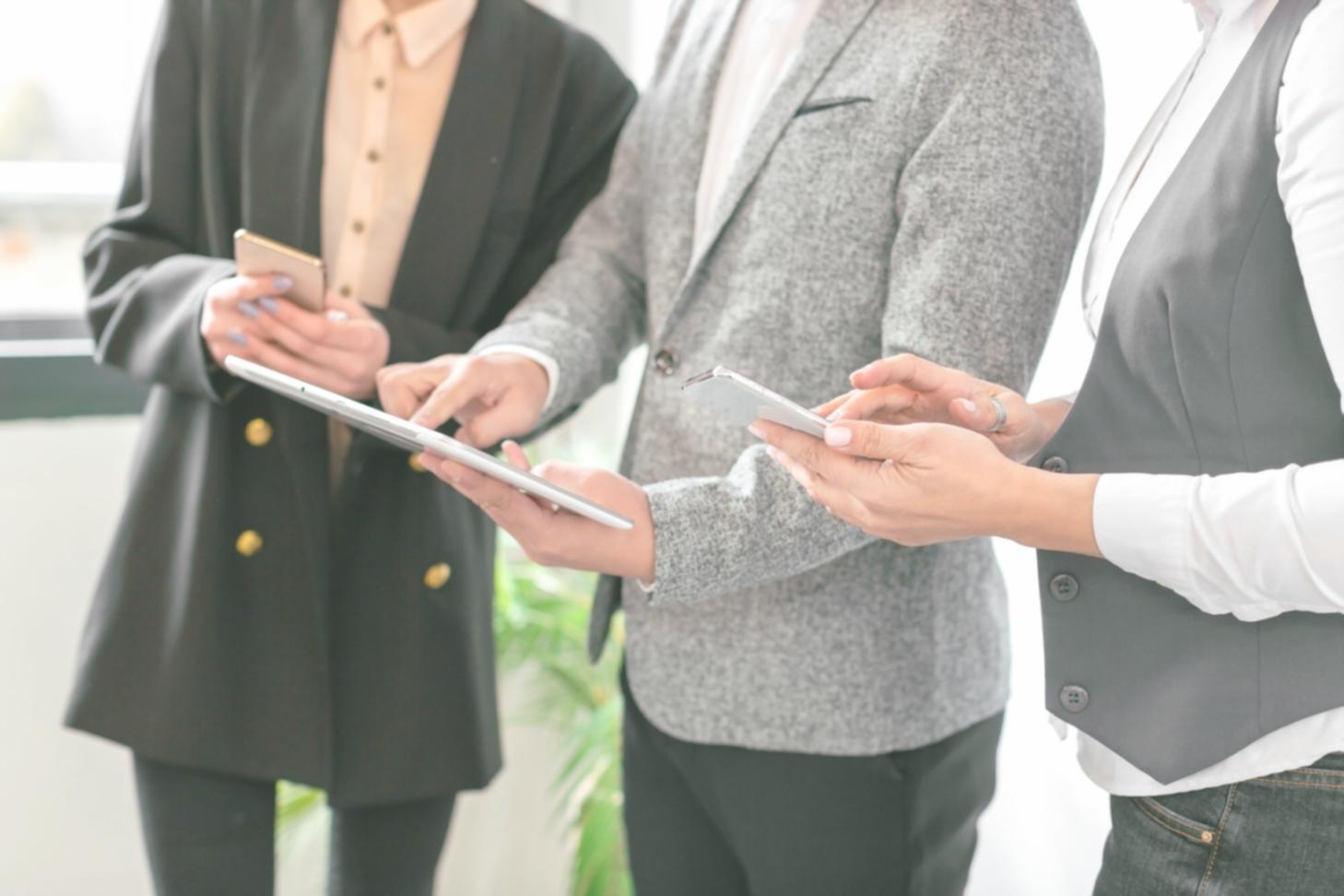 Financial data visualization and analysis workspace